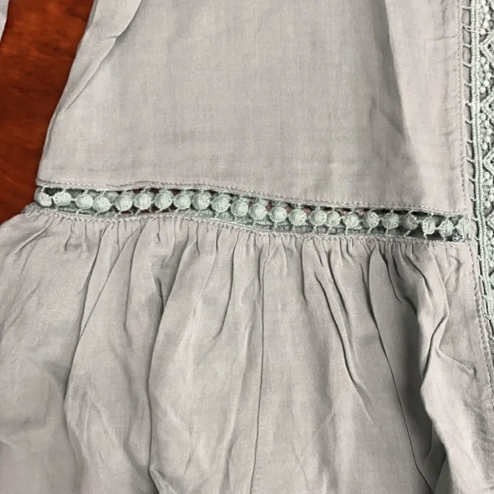 NWT Green Top - Picture 2 of 4